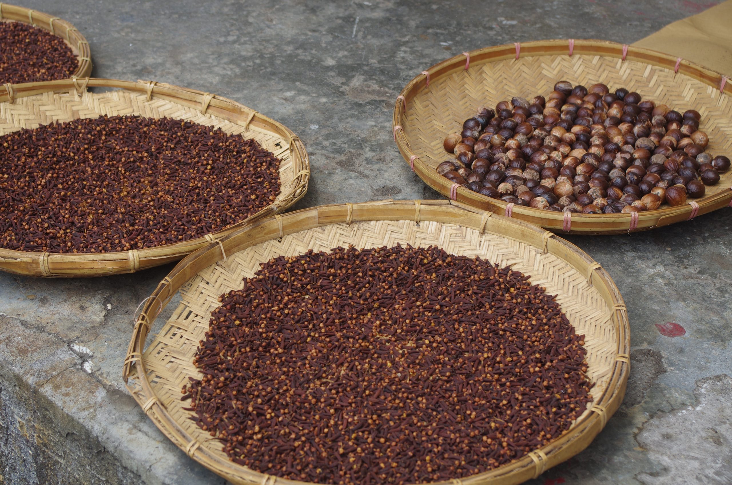 spices_at_market Banda estate spices at market